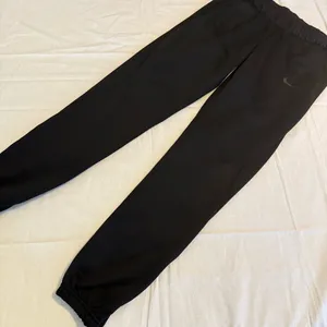 Nike Black‎ Jogger Pants thumbnail 1