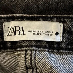 Zara The 90’s Mom Fit jeans Size 8 thumbnail 3
