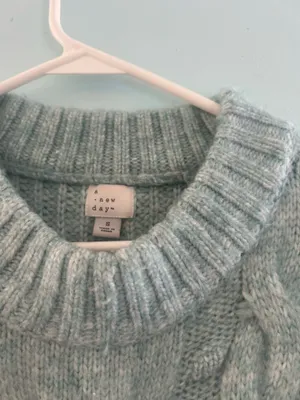 Women’s Sweater   thumbnail 5