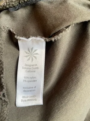 Athleta Olive Taupe Women’s Stretch Bermuda Shorts Size 4 thumbnail 2
