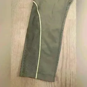 Avia Women’s‎ Active Flex Tech Capri Leggings Size M thumbnail 4