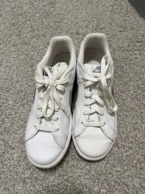 Nike white shoes thumbnail 3