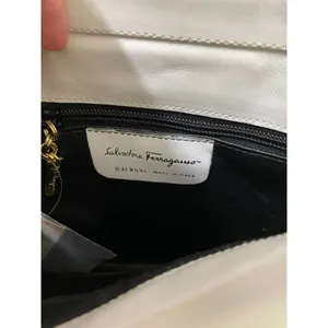 vintage white Salvatore Ferragamo Leather Crossbody Clutch Bag thumbnail 6