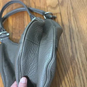 Banana Republic Peddled‎ Leather Shoulder Bag Taupe thumbnail 7