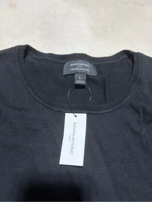 Banana republic NWT forever Classic Black Crewneck Sweater large MSRP$60 thumbnail 2