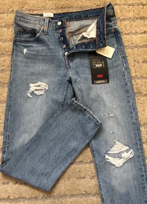 Levis NWT 501 Original Skinny Jeans thumbnail 1