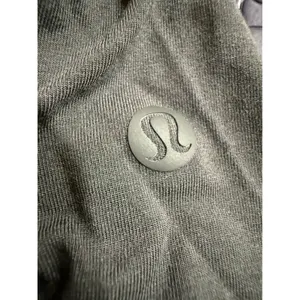 Lululemon Long Sleeve Top Grey Pleated Back‎ Athletic Athleisure Women's thumbnail 4