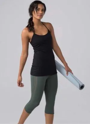 LULULEMON Power Pose Tank Top with Shelf Bra Black A/B Cup Luon Size 4 EUC thumbnail 1