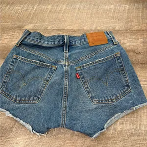Levi’s 501 shorts thumbnail 2