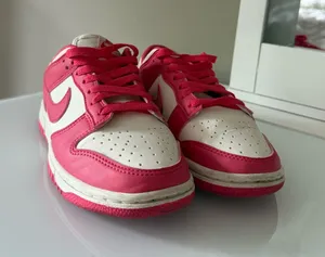 Pink Nike Dunk Low Women’s thumbnail 1