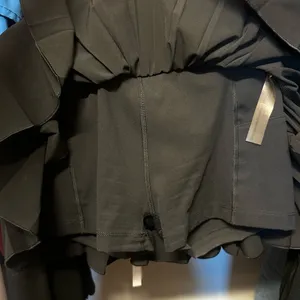 Aritzia TnAction skirt thumbnail 3
