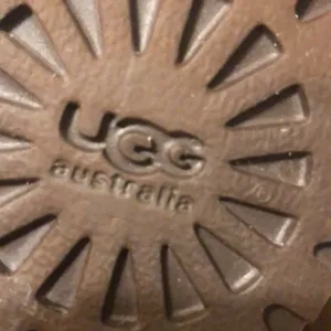 UGG Australia 3387 Lo Pro Button Fold Over Logo Boots Brown Sheepskin Size 6 thumbnail 7