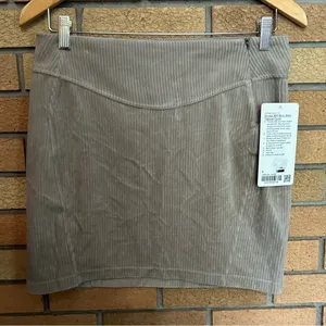Lululemon NWT Scuba Mid-Rise Mini Skirt *Velvet Cord Riverstone Size 8 thumbnail 5