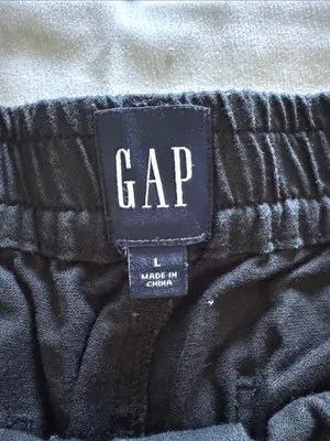 Gap Women’s Elastic Waist Black Cargo Jogger Pants thumbnail 3