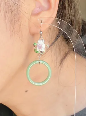 Handmade flower glass beads & green circle hoop unique fairy cottage retro style dangle earrings 🌼💚 thumbnail 7