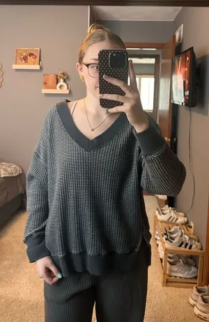 American Eagle V-Neck Sweater  thumbnail 6