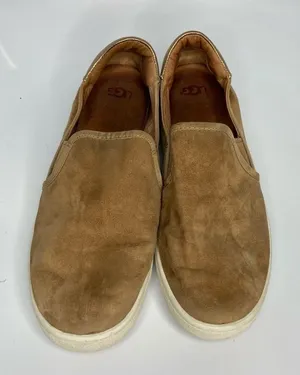 UGG suede slip‎ on shoes size 8.5 thumbnail 1