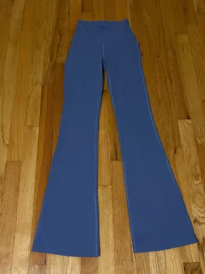 Lululemon Flare Leggings Size 2 thumbnail 4