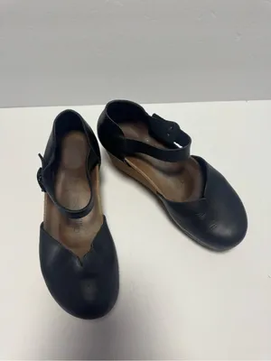 Birkenstock Papillio Mary Closed Toe Leather thumbnail 3
