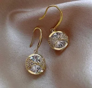 Boutique BRAND NEW-GOLD PLATED CRYSTAL DROP EARRINGS So elegant and beautiful, brand new, never worn thumbnail 2
