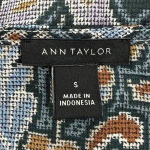 Ann Taylor Floral Mosaic Print Blouse Small Blue Brown Long Sleeve‎ Smocked Hem thumbnail 5