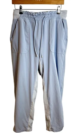 Lululemon Beyond the Studio Crop Blue Linen Womens Size 8 Dance Yoga thumbnail 1
