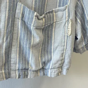Kendall & Kylie Blue White Striped Cropped Button Down Shirt Boxy Medium thumbnail 4