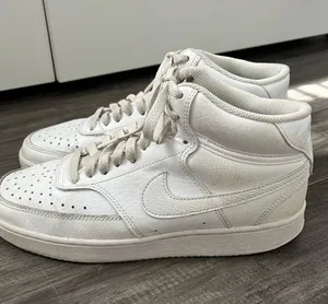 Nike Shoes thumbnail 1
