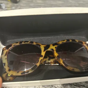 Versace Leopard Print Sunglasses thumbnail 3
