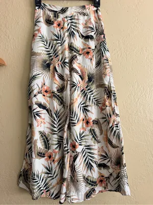Billabong Floral Wide-Leg Pants and Cropped Top - Cream with Green & Peach Floral Print thumbnail 2