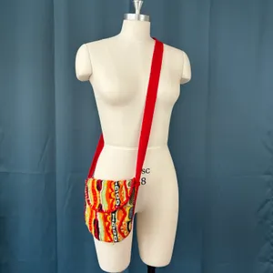 Vintage 90s/Y2K Textured Knit Crossbody Bag thumbnail 1