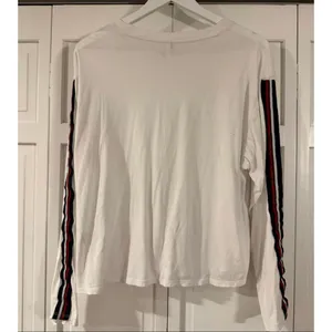 Z Supply white striped arm crewneck long sleeve size M thumbnail 3
