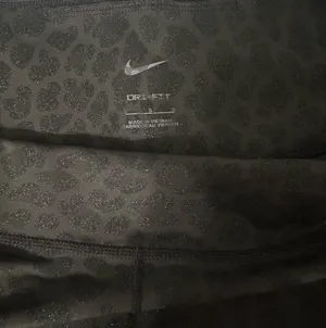 Nike Dri-Fit Sparkly Cheetah Print Workout Set thumbnail 8