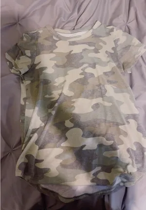 womens camo tshirt Green Size XS thumbnail 2