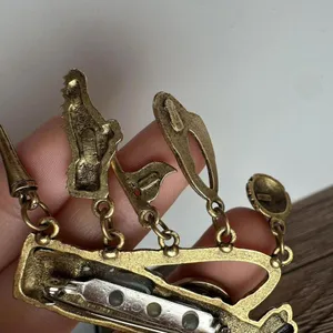 Golf Club Bag With Golfing Charms Brooch Pin Gold Tone thumbnail 4