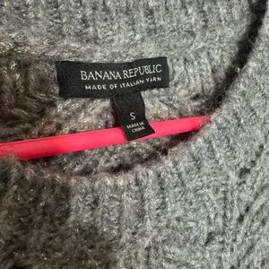 Banana Republic Cable Knit Sweater Made of Italian Yarn‎ Gray and Gold Size: S thumbnail 2