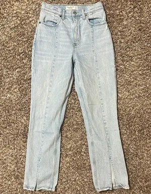 Abercrombie & Fitch The ‘90s Straight Ultra High Rise Jeans thumbnail 1
