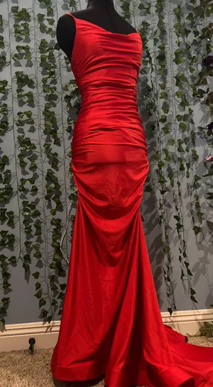 Red floor length gown Size XS thumbnail 1