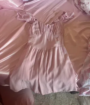 Pink hollister dress thumbnail 1