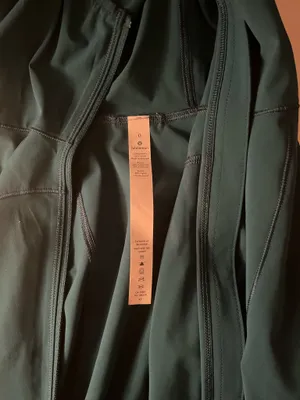 Lululemon jacket, dark green size 0! thumbnail 6