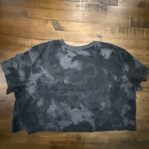 Nike Purdue Boilermakers Crop T Shirt Women XL Black Gray Tie Dye Boxy thumbnail 4