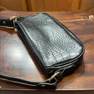 Elegant Black Croc-Embossed Women's Bag thumbnail 11