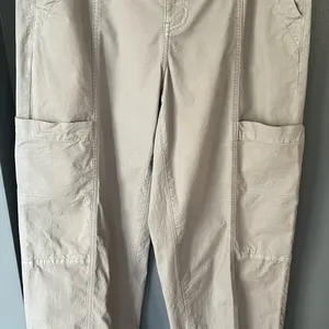 Women's American Eagle‎ Outfitters Gray Cargo Baggy Joggers Size 8 thumbnail 2