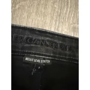 American Eagle Shorts Womens 12 Black Denim Jean Hi Rise Shortie Distressed thumbnail 3