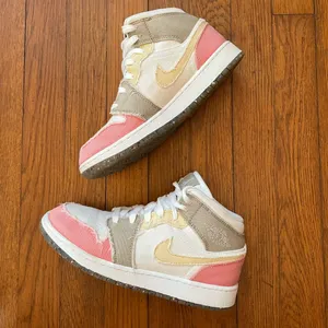 Nike Air Jordan 1 Mid Pastel Grind - Size Women’s 6 / Youth 4.5 thumbnail 5