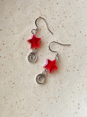 Handmade star & swirl dangle earrings⭐️❤️ thumbnail 9