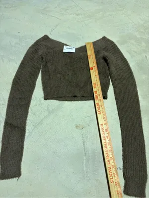 American Eagle NWT Brown Fuzzy Off-Shoulder Cropped Sweater SMALL MSRP$45 thumbnail 6