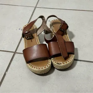 Universal Threads Women Brown Leather Espadrille Platform Sandals size 6 thumbnail 4
