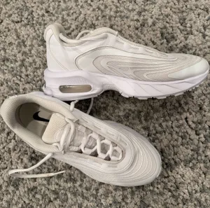 Nike Women's White Low-Top Air-Cushioned Sneakers thumbnail 1