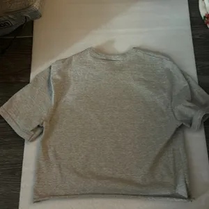 Champion Gray Cropped Rolled Hem T-shirt S Casual Athleisure Activewear Cozy thumbnail 4